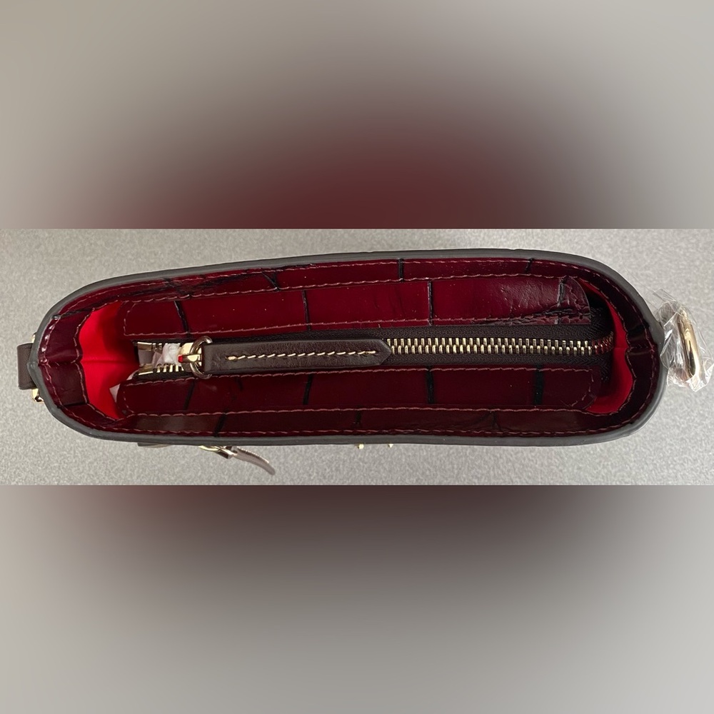NWT…DOONEY AND BURKE CROC EMBOSSED LEATHER CROSSBODY HANDBAG IN BORDEAUX - Picture 5 of 14